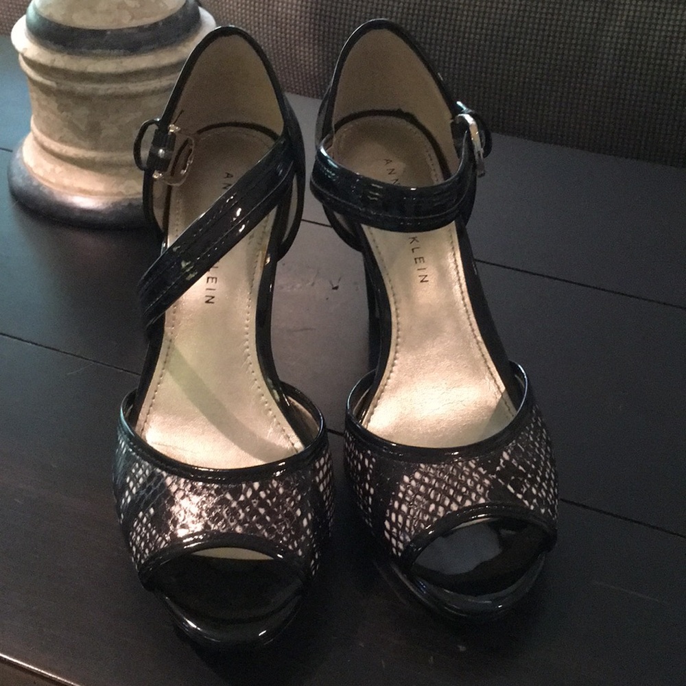 SIZE 6 Black heels with ankle strap